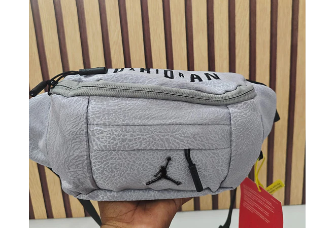 CANGURERA JORDAN COLOR GRIS MOD# 771-H804