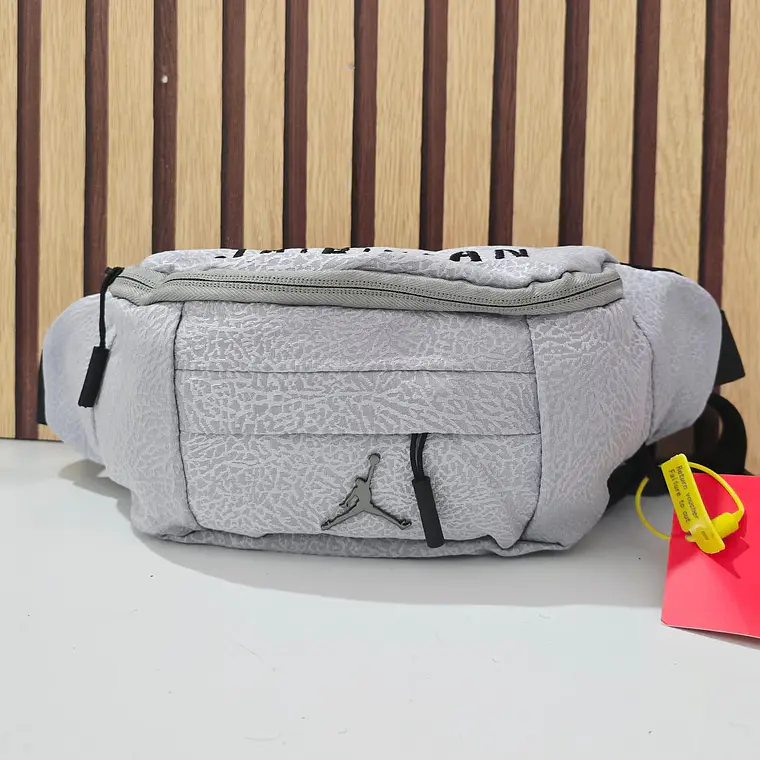 CANGURERA JORDAN COLOR GRIS MOD# 771-H804 2