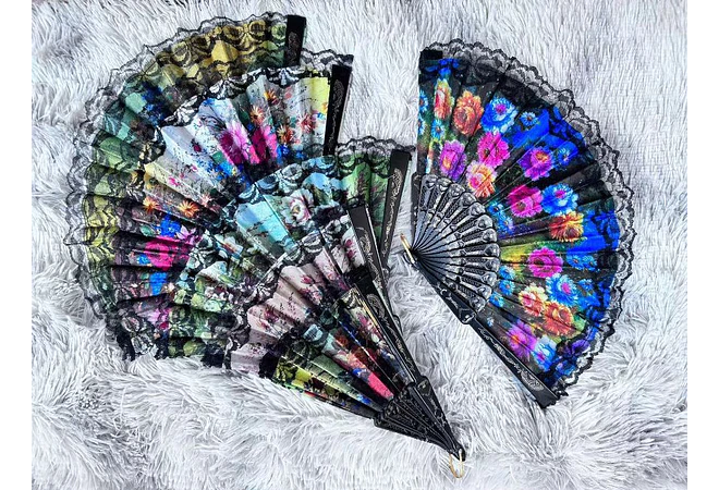🪻DOCENA DE ABANICOS NEGRO DISEÑO FLORAL MOD #A8🌺