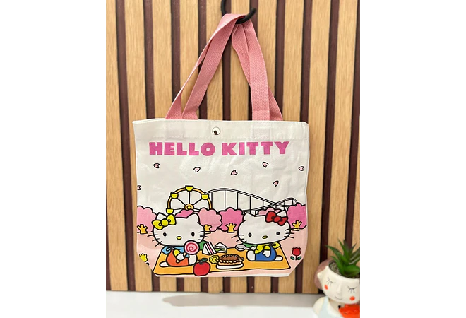 BOLSITA DE MANTA CON BROCHE HELLO KITTY