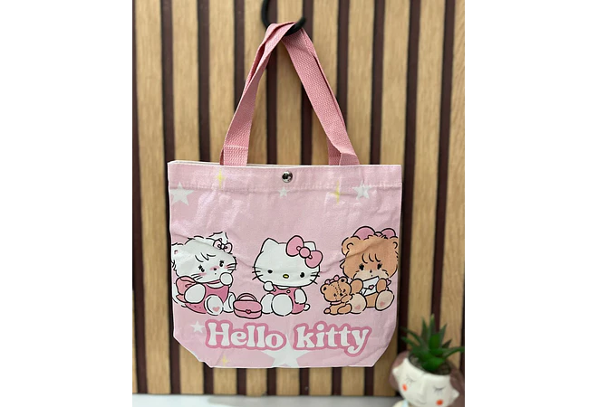 BOLSITA DE MANTA CON BROCHE HELLO KITTY