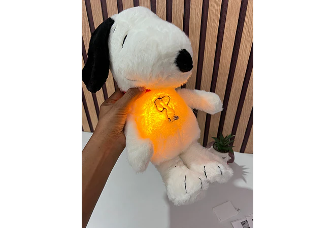 SNOPPY QUE RESPIRA CON LUZ Y SONIDO