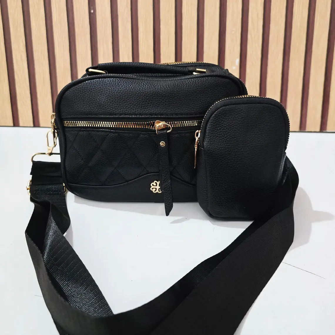 BOLSA/MARICONERA CON MONEDERO MOD# SM7005  👛 1