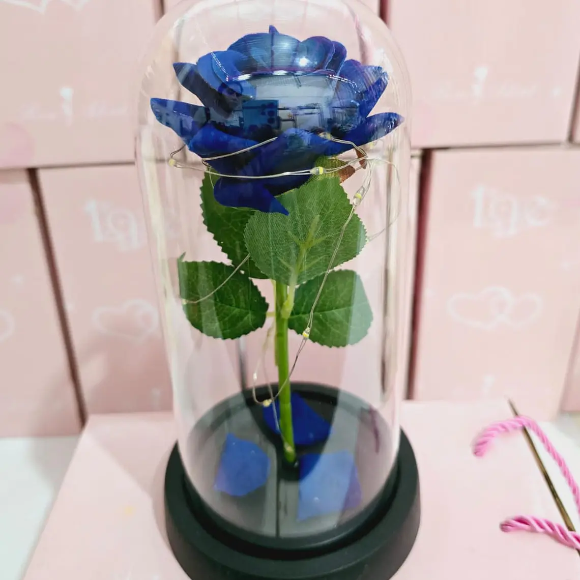 CUPULA DE PLÁSTICO/ROSA ETERNA CON LUZ LED MOD# 7001 🌹 3