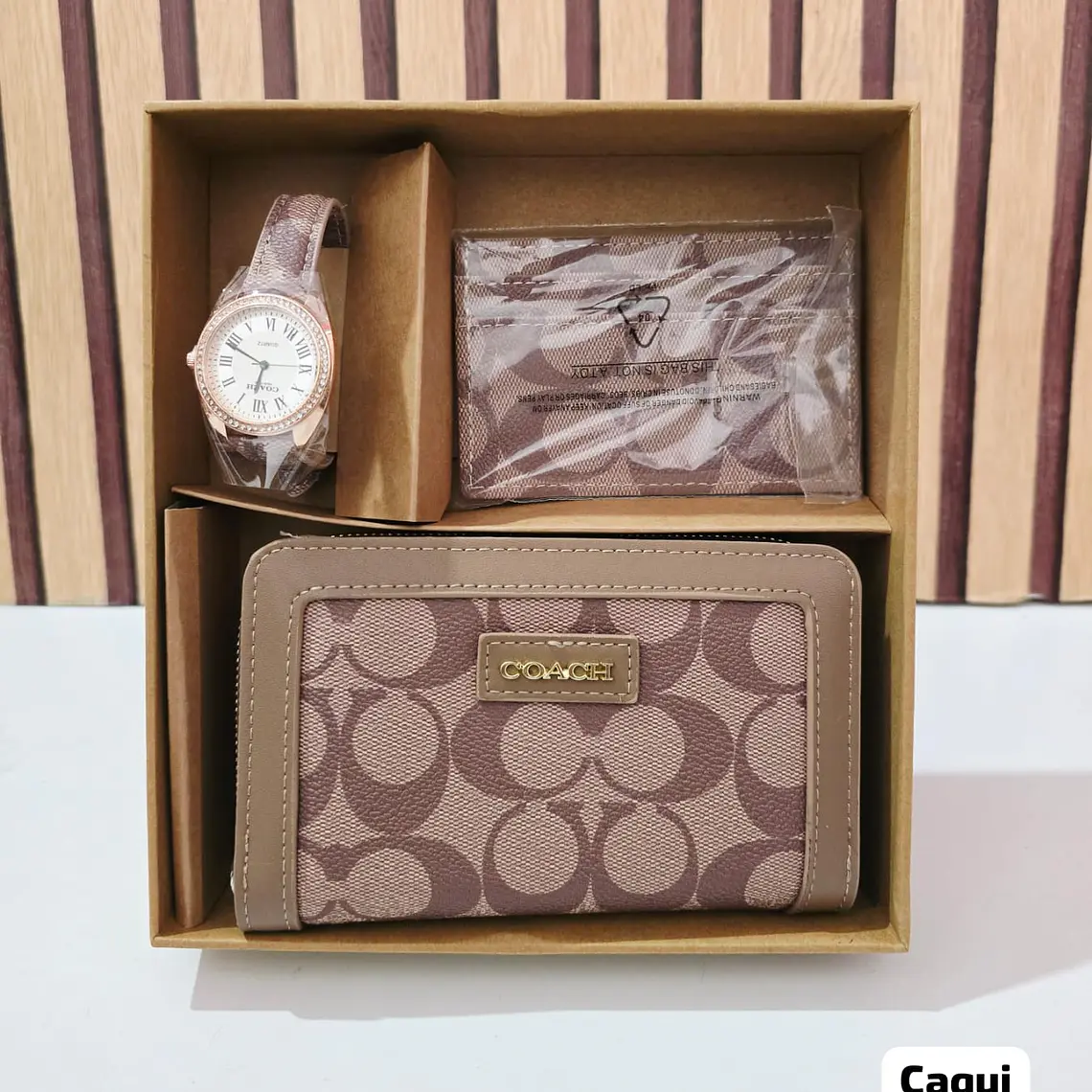 SET DE CARTERA + TARJETERO + RELOJ PARA DAMA IMITACIÓN COACH MOD# COS-1513  🌻🌷 4