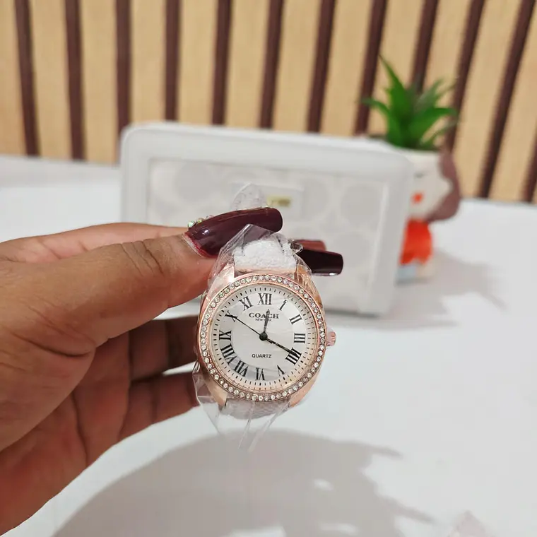 SET DE CARTERA + TARJETERO + RELOJ PARA DAMA IMITACIÓN COACH MOD# COS-1513  🌻🌷 12