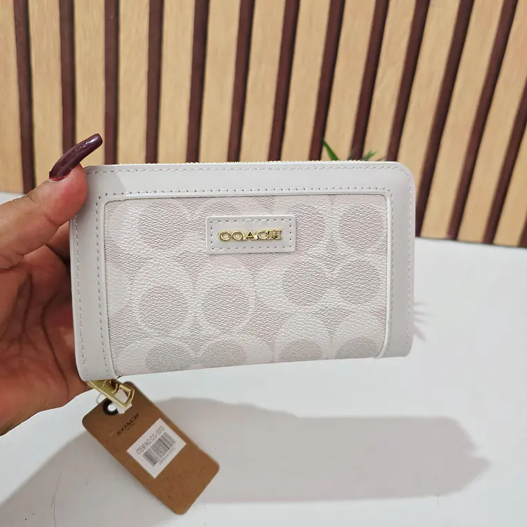 SET DE CARTERA + TARJETERO + RELOJ PARA DAMA IMITACIÓN COACH MOD# COS-1513  🌻🌷 13