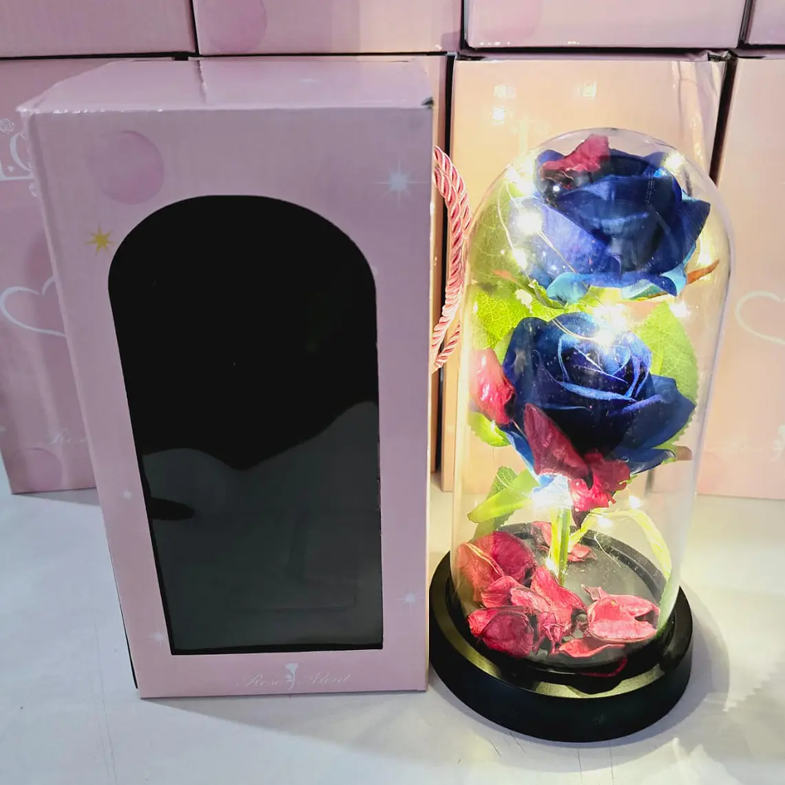 CUPULA DE PLÁSTICO CON 2 ROSAS ETERNAS CON LUZ LED MOD# 7002  🌻🌷 8