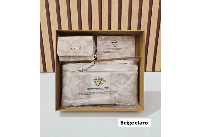 SET DE MONEDERO + TARJETERO + CARTERITA IMITACIÓN COACH MOD# COS-1508