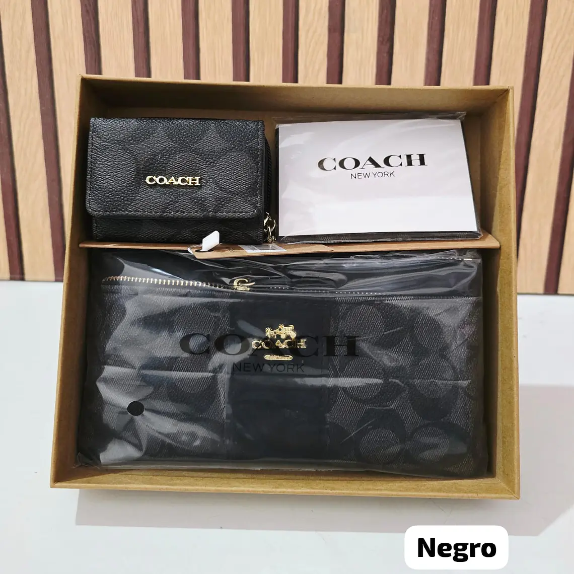 SET DE MONEDERO + TARJETERO + CARTERITA IMITACIÓN COACH MOD# COS-1508 6