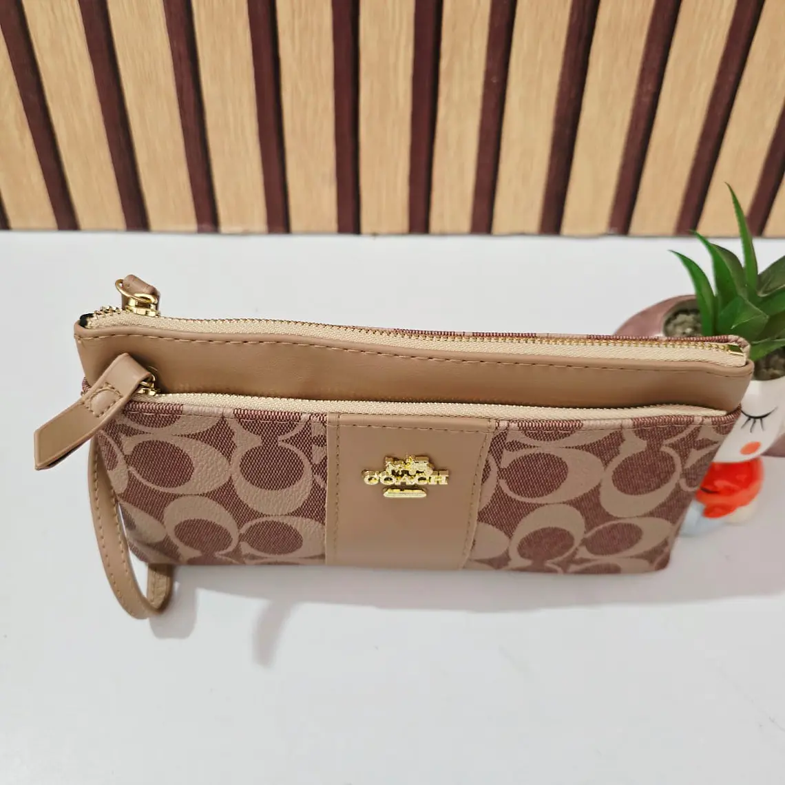 SET DE MONEDERO + TARJETERO + CARTERITA IMITACIÓN COACH MOD# COS-1508 17