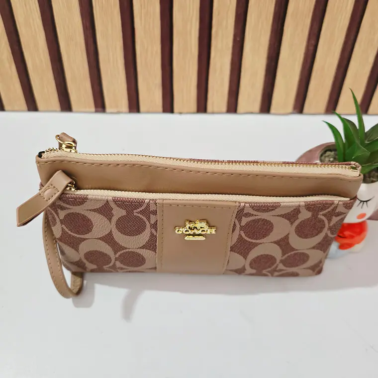 SET DE MONEDERO + TARJETERO + CARTERITA IMITACIÓN COACH MOD# COS-1508 17