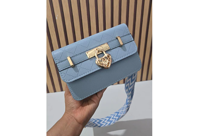 BOLSITA CASUAL BROCHE CORAZÓN MOD# E903-139  💖