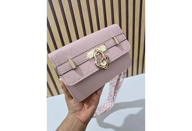 BOLSITA CASUAL BROCHE CORAZÓN MOD# E903-139  💖