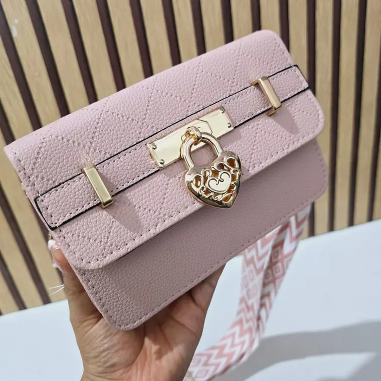 BOLSITA CASUAL BROCHE CORAZÓN MOD# E903-139  💖 4