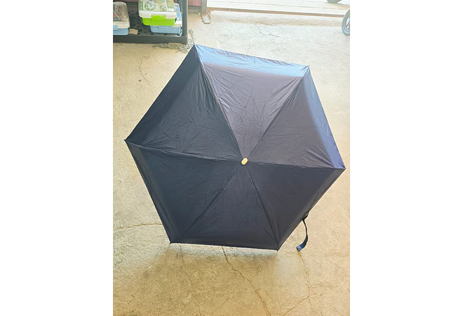 SO﻿MBRILLA DE BOLSILLO OVALADITA MOD# 209  ☂️