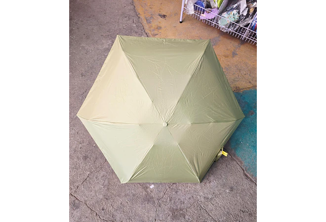 SO﻿MBRILLA DE BOLSILLO OVALADITA MOD# 209  ☂️