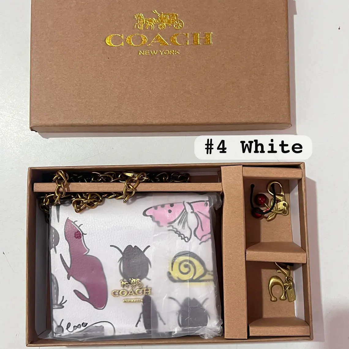 CARTERA PARA DAMA CON CADENITA (COACH) MOD# CAMO5  🍒 5