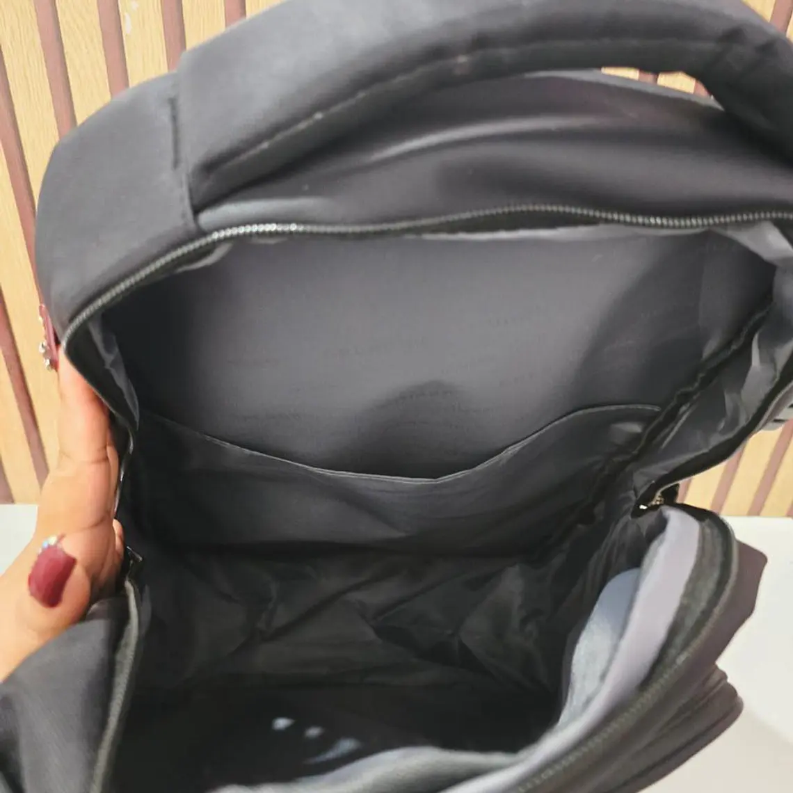 MOCHILA ANTIRROBO GRENOBIL PARA CABALLERO MOD# 1911496 7