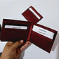 CARTERA BI-FOLD DE PIEL GENUINA/COLORES LISOS (VIENE EN BOLSITA) - Miniatura 6