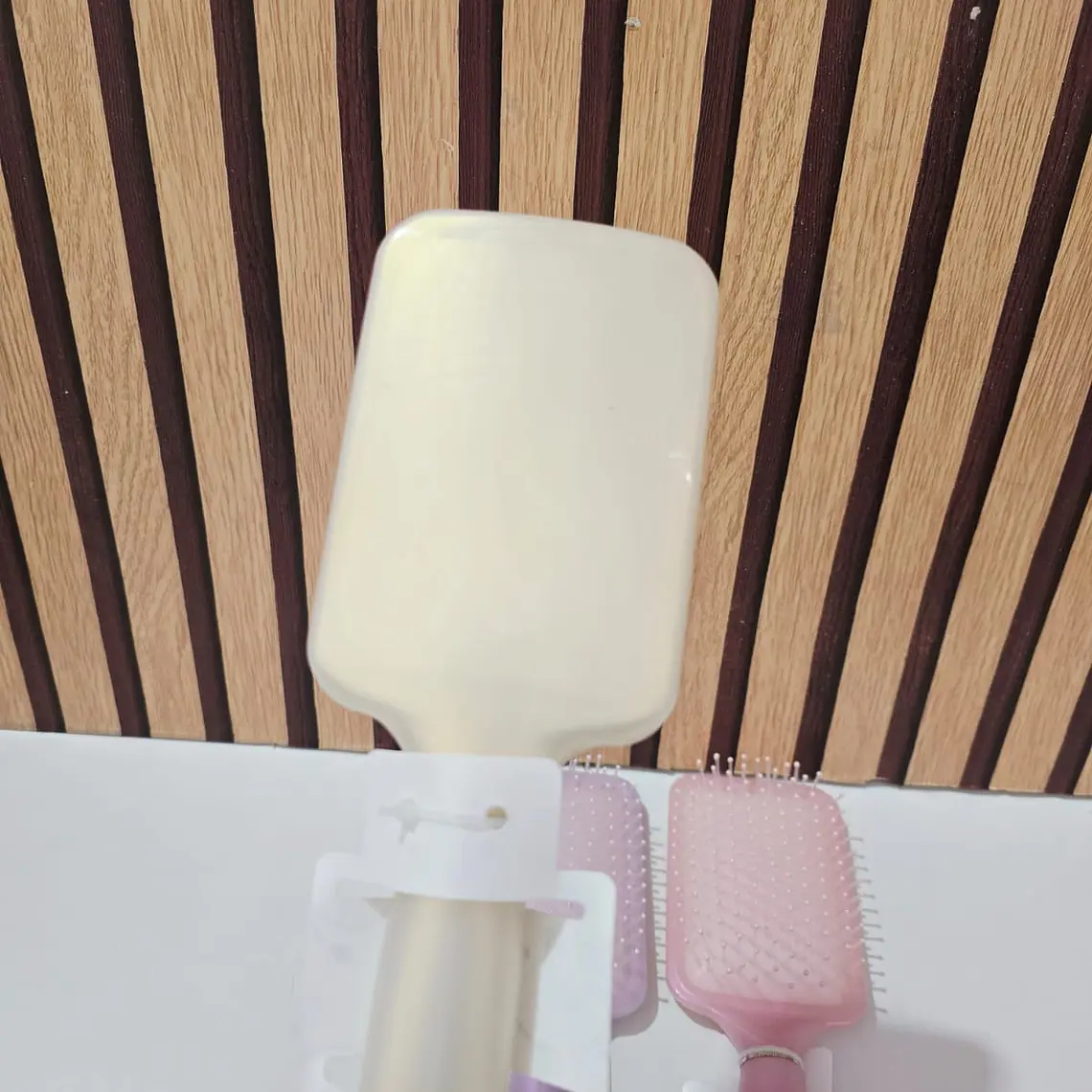 PEINE CUADRADO U OVALADO PARA EL CABELLO (ADULTO) MOD# W-JF-90 O 91 7