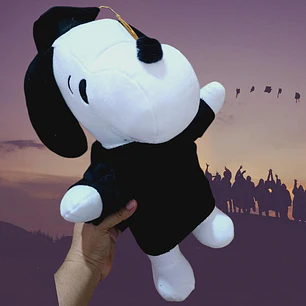 PELUCHE MEDIANO SNOOPY PARADO CON TOGA Y GORRO GRADUACIÓN MOD# 05 🎓