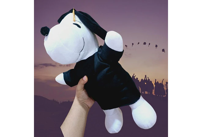 PELUCHE MEDIANO SNOOPY PARADO CON TOGA Y GORRO GRADUACIÓN MOD# 05 🎓