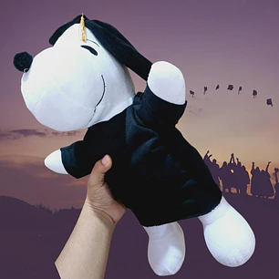 PELUCHE MEDIANO SNOOPY PARADO CON TOGA Y GORRO GRADUACIÓN MOD# 05 🎓