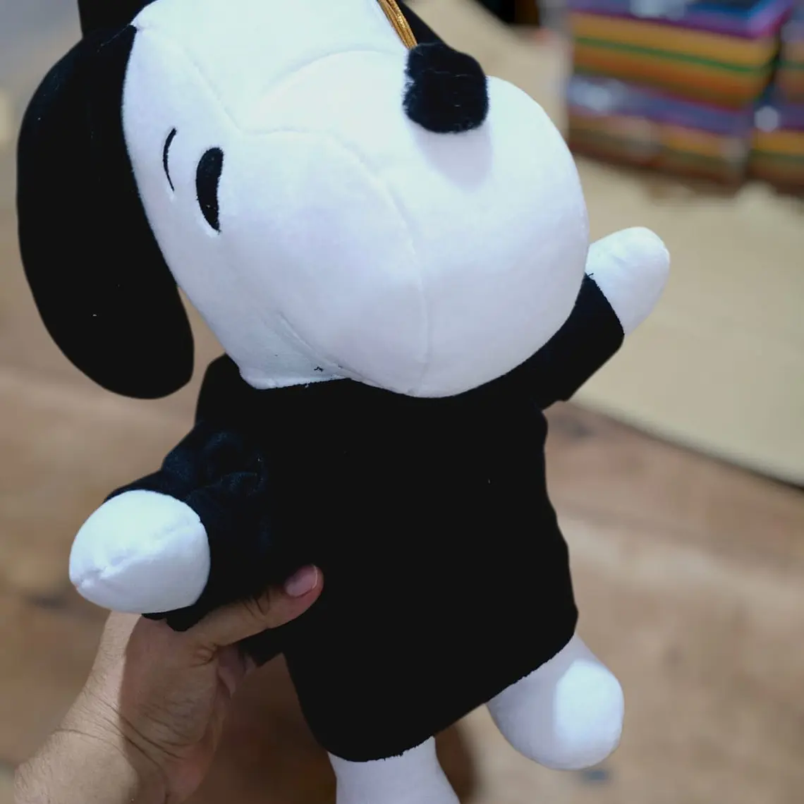 PELUCHE MEDIANO SNOOPY PARADO CON TOGA Y GORRO GRADUACIÓN MOD# 05 🎓 3