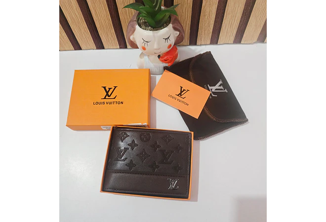 CARTERA IMITACIÓN LOUIS VUITTON DISEÑO TEXTURIZADO MOD# SUP-12161