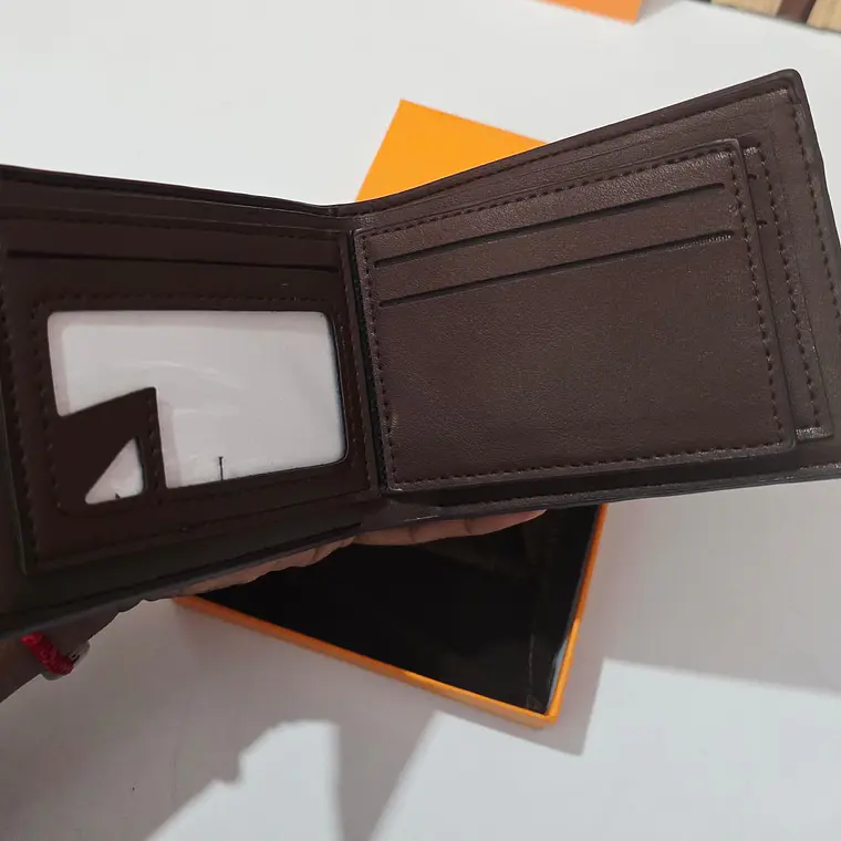 CARTERA IMITACIÓN LOUIS VUITTON DISEÑO TEXTURIZADO MOD# SUP-12161 6