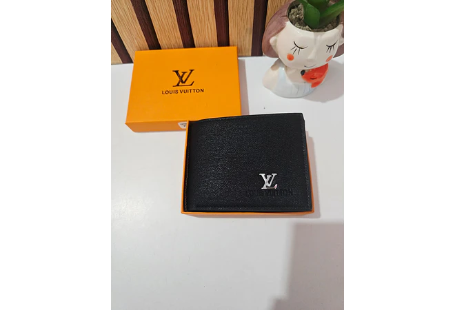 CARTERA IMITACIÓN LOUIS VUITTON DISEÑO LISO MOD# SUP-12155