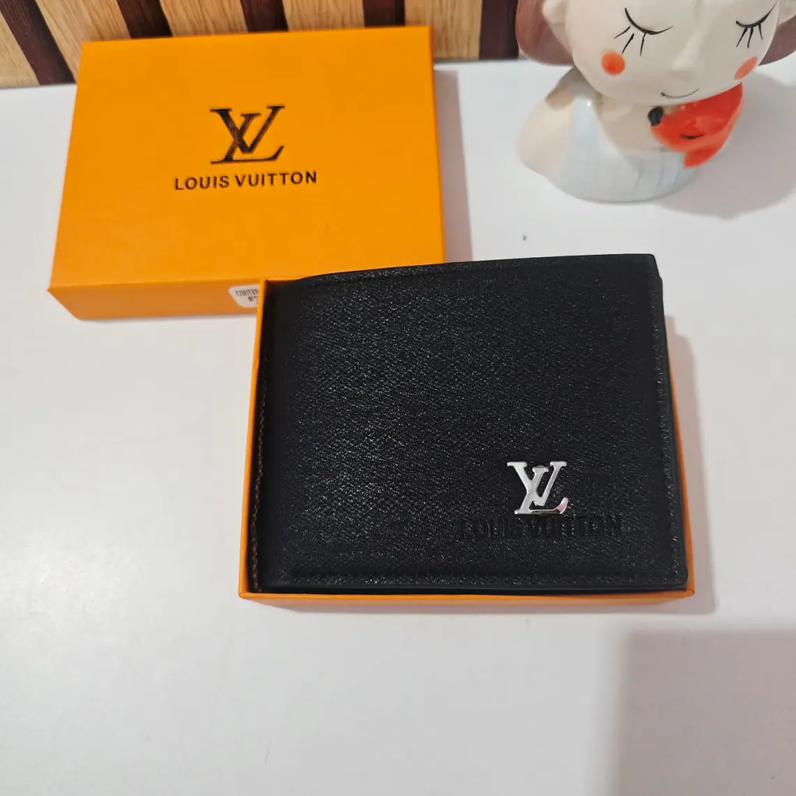CARTERA IMITACIÓN LOUIS VUITTON DISEÑO LISO MOD# SUP-12155 2