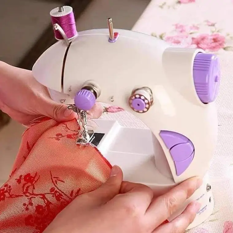 MINI MÁQUINA DE COSER MODELO #SM-202A 3