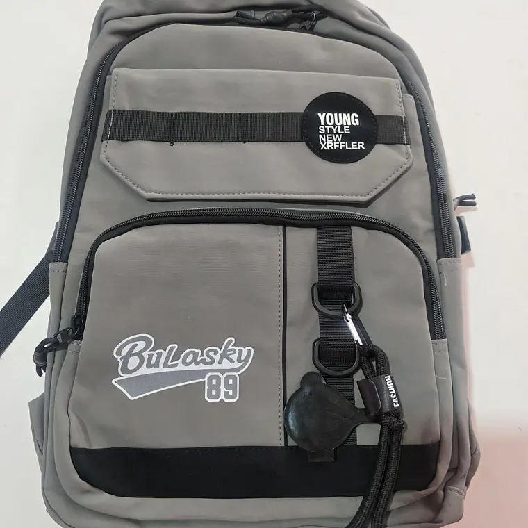 MOCHILA JUVENIL BULASKY 89 CON LLAVERO MOD# 6822 2