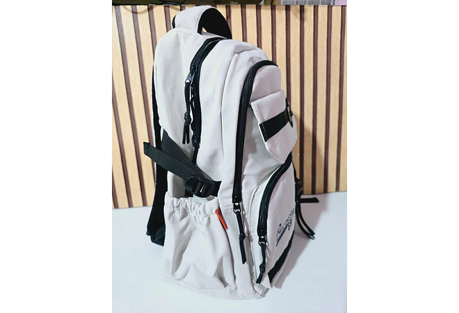 MOCHILA JUVENIL BULASKY 89 CON LLAVERO MOD# 6822