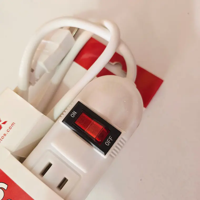 MULTICONTACTO CON 6 SALIDAS🔌 2