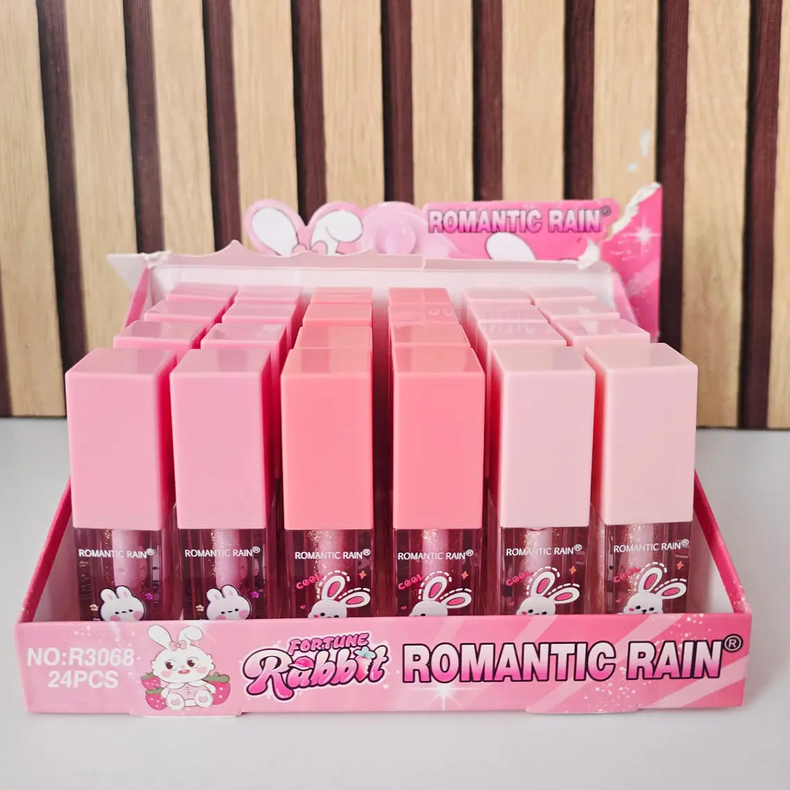 LIP GLOSS CON BRILLO (TRANSPARENTE) ROMÁNTIC RAIN MOD# R3068  🐇 1