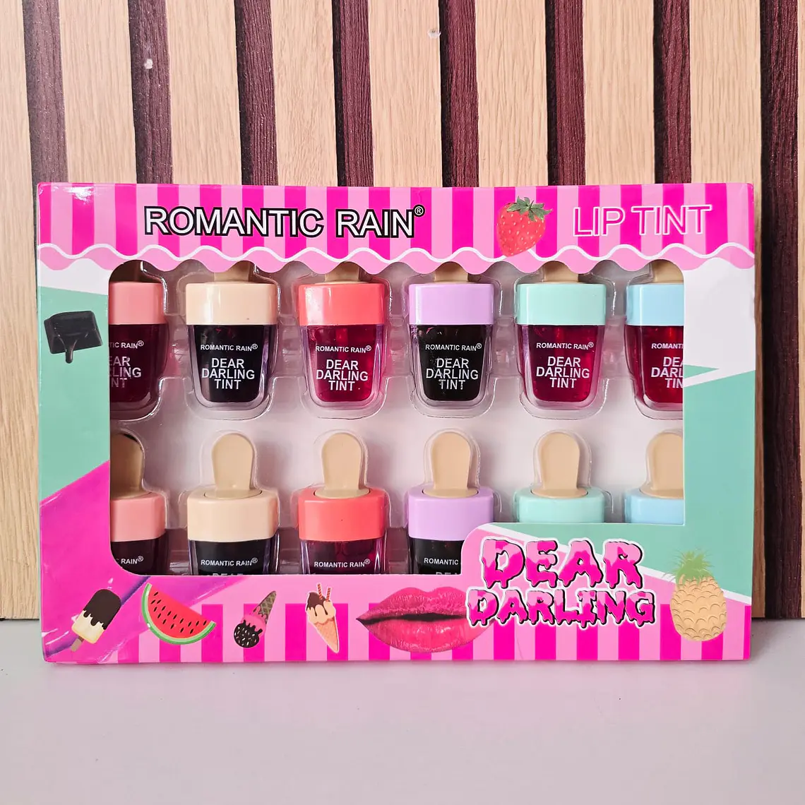 CAJITA CON 12 TINTAS PARA LABIOS EN FORMA DE PALETA 2