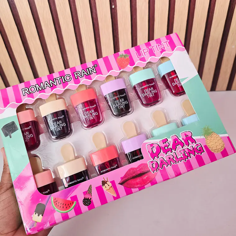 CAJITA CON 12 TINTAS PARA LABIOS EN FORMA DE PALETA 3
