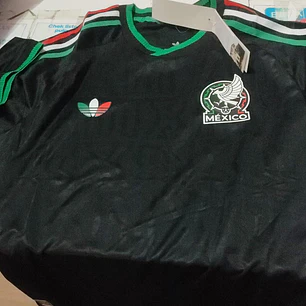 PLAYERA JERSEY MÉXICO JUGADOR NEGRA LOGOS PLASTIFICADOS  MUNDIAL