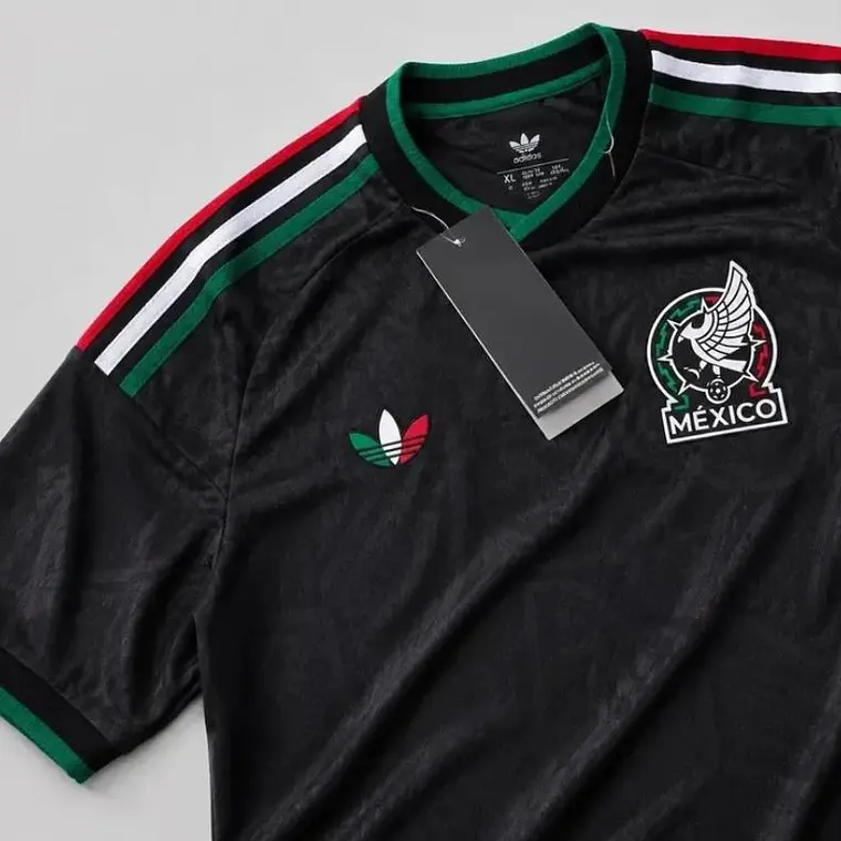 PLAYERA JERSEY MÉXICO JUGADOR NEGRA LOGOS PLASTIFICADOS  MUNDIAL 9