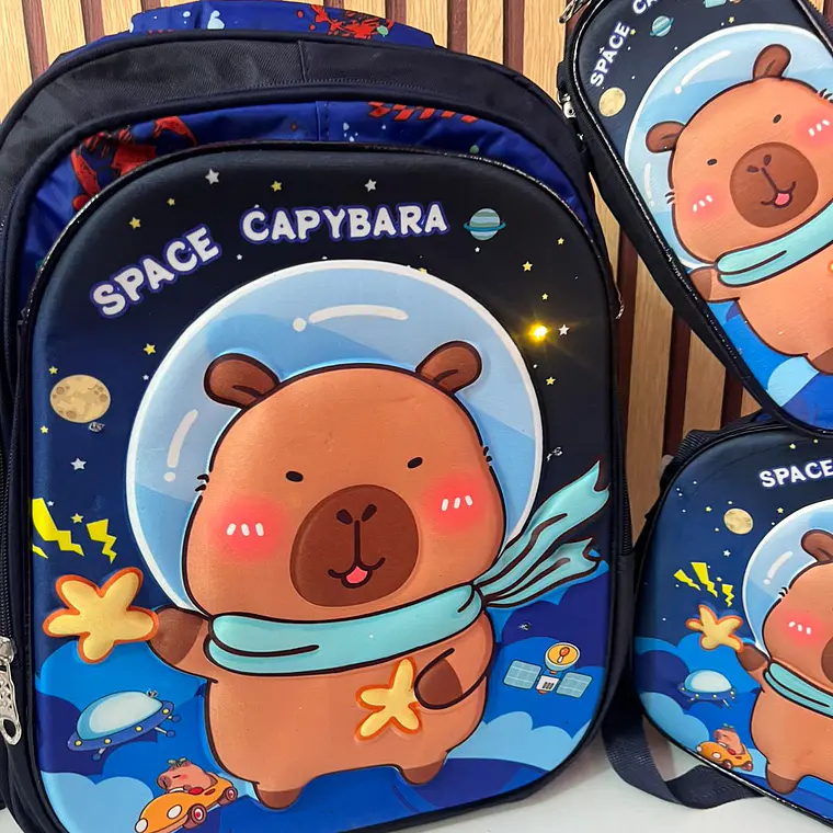 COMBO MOCHILA PARA PRIMARIA DISEÑO CAPIBARA AL AZAR MOD# FX25163-6 3