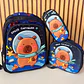 COMBO MOCHILA PARA PRIMARIA DISEÑO CAPIBARA AL AZAR MOD# FX25163-6 - Miniatura 6