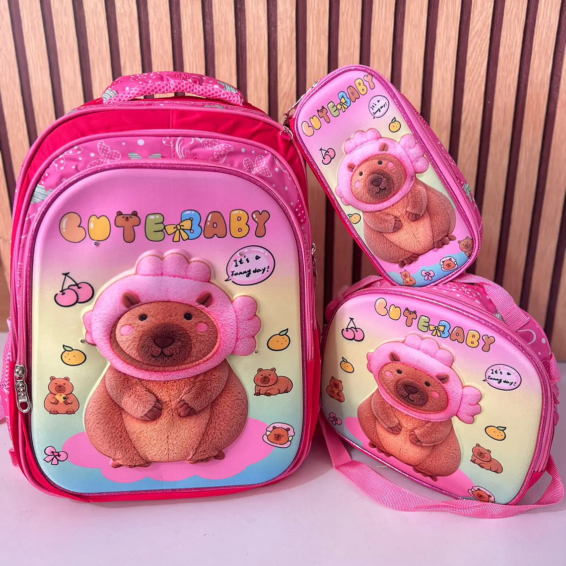 COMBO MOCHILA PARA PRIMARIA DISEÑO CAPIBARA AL AZAR MOD# FX25163-6 11