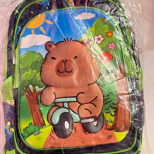 COMBO MOCHILA PARA PRIMARIA DISEÑO CAPIBARA AL AZAR MOD# 25163-7