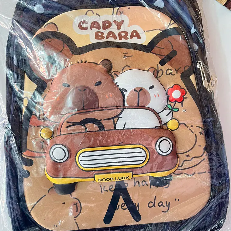 COMBO MOCHILA PARA PRIMARIA DISEÑO CAPIBARA AL AZAR MOD# 25163-7 8