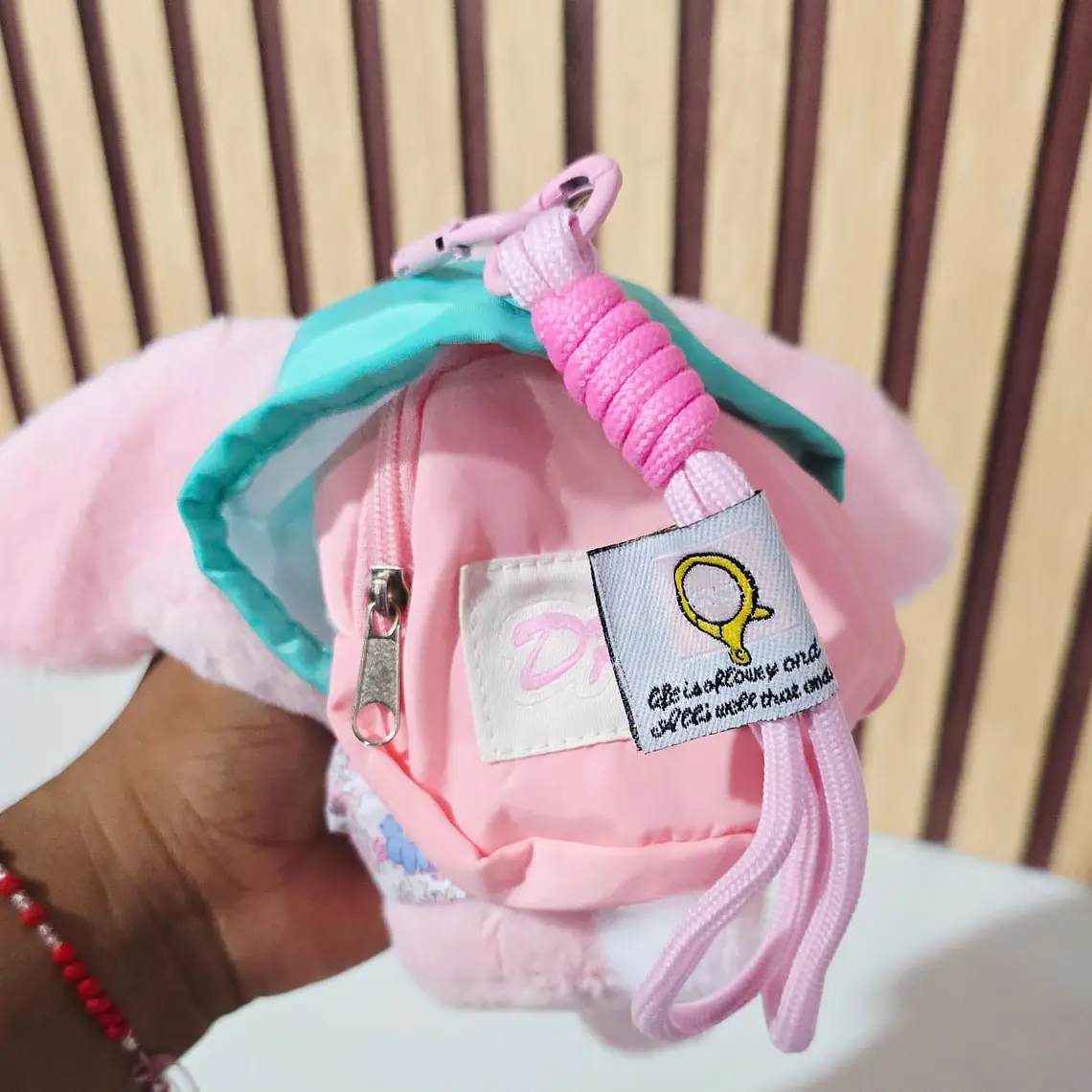 LLAVERO CONEJITO CON MOCHILITA MOD# 11622-3 8