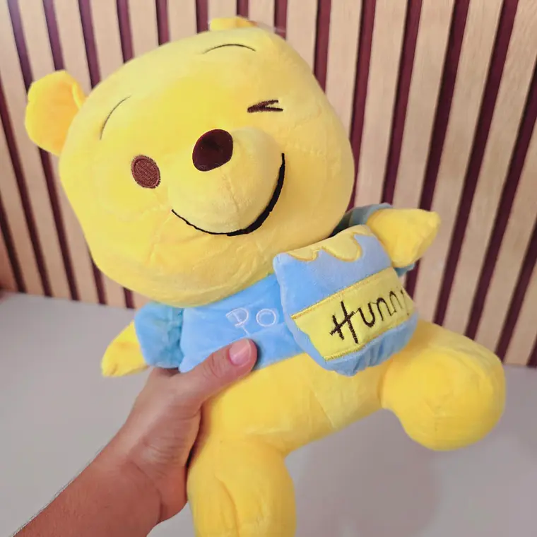 PELUCHES STITCH, WINNIE POOH O CERDITO MOD# WYK5-23, 32, 26 8