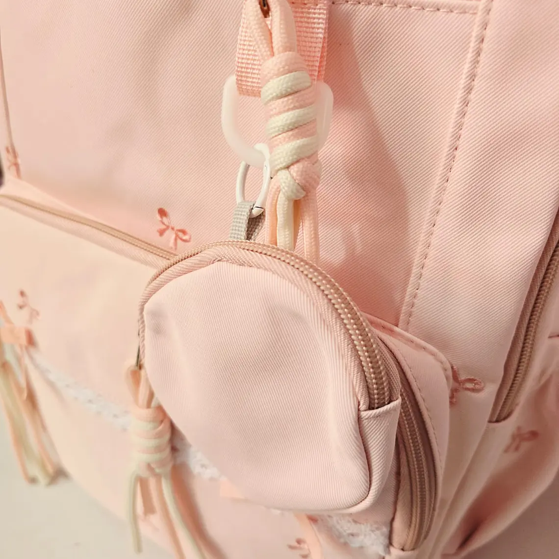 MOCHILA JUVENIL CON MONEDERITO Y ENCAJE (MOÑOS) MOD# 6925 7